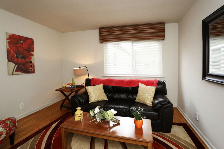 Sunset Gardens Apartments photo